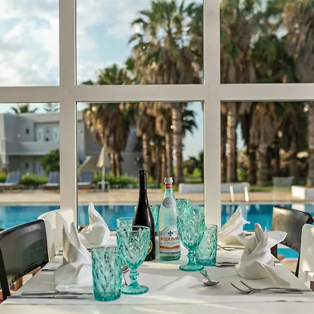 Delfina Tropic 4*
