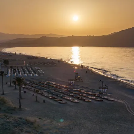 Θέρετρο Delfina Tropic