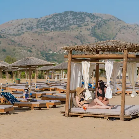 Θέρετρο Delfina Tropic 4*