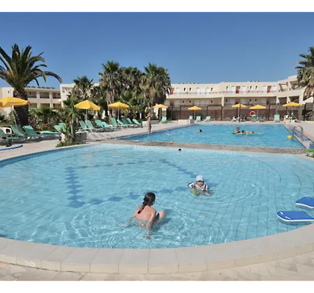 Delfina Tropic