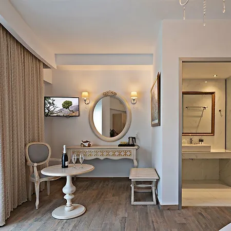 Delfina Tropic Paralia Kourna